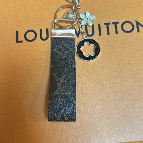 Stocking stuffer!🎁Handmade lux keyfob - Picture 2 of 6